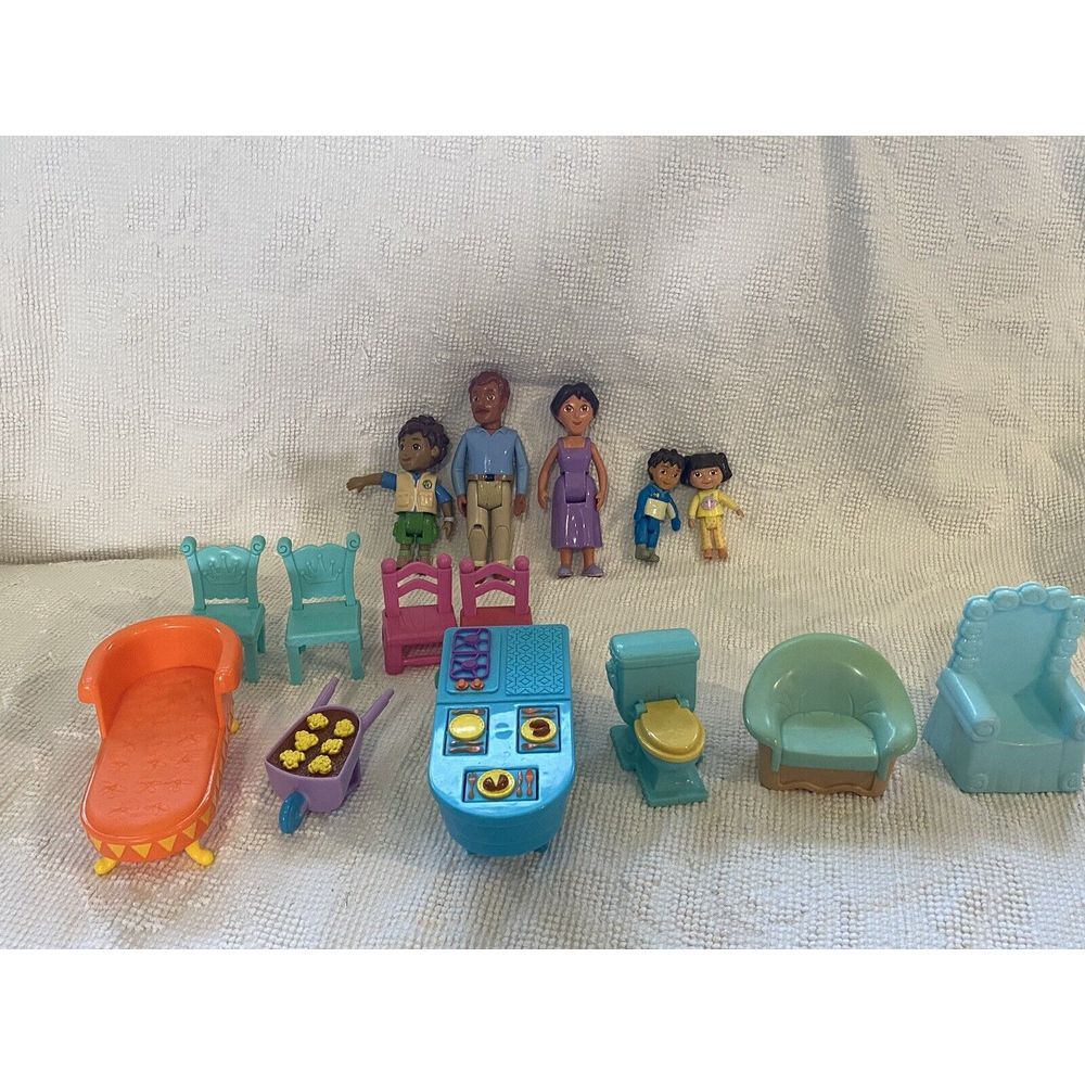 Dora The Explorer Early 2000's Dollhouse Family And Accessories